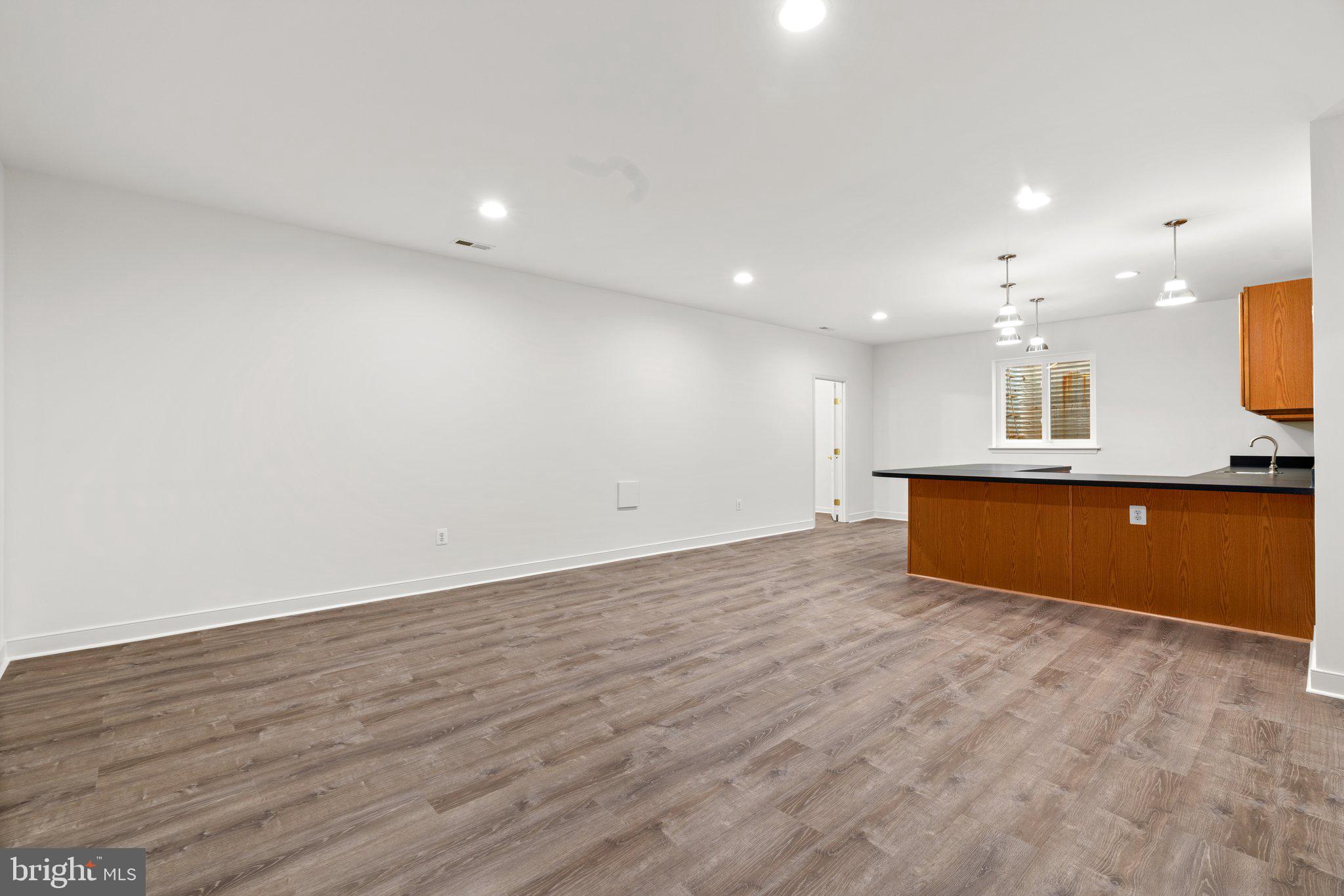 URBANA HIGHLANDS - Residential Lease