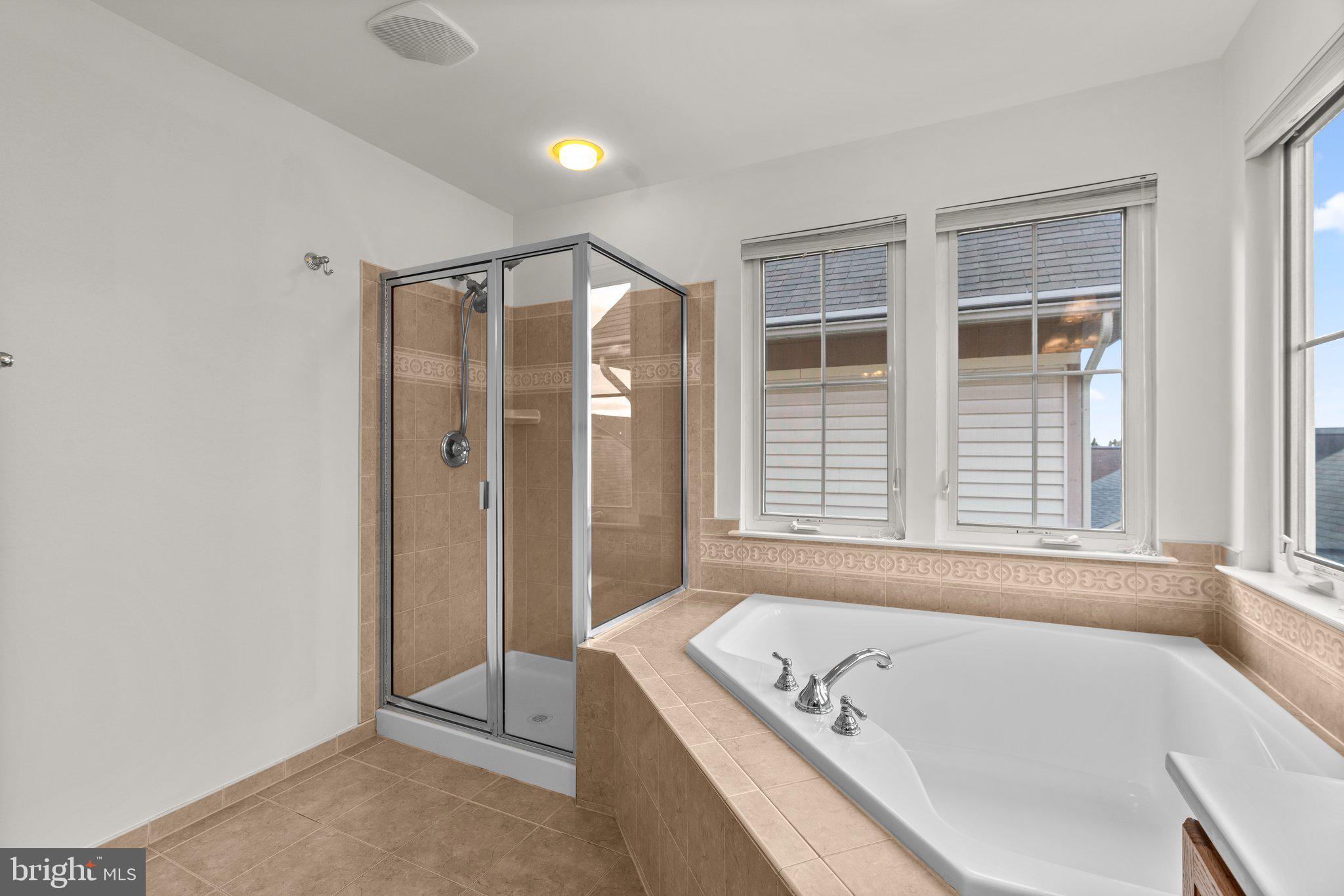 URBANA HIGHLANDS - Residential Lease