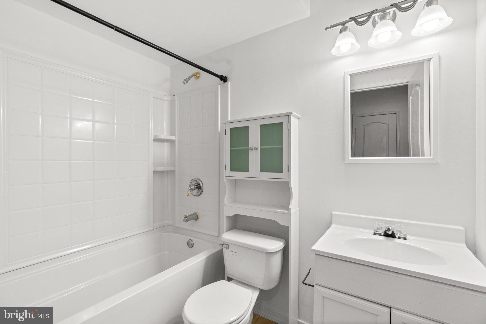 URBANA HIGHLANDS - Residential Lease