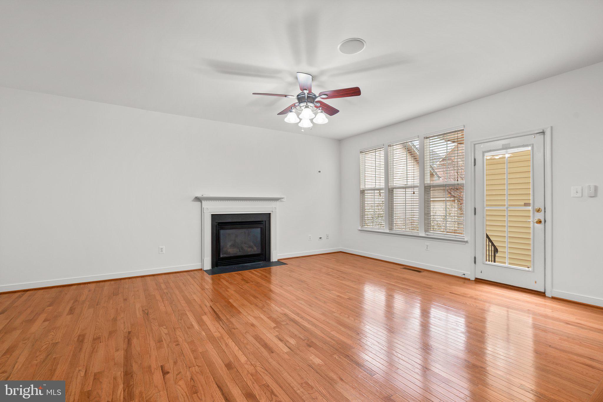 URBANA HIGHLANDS - Residential Lease