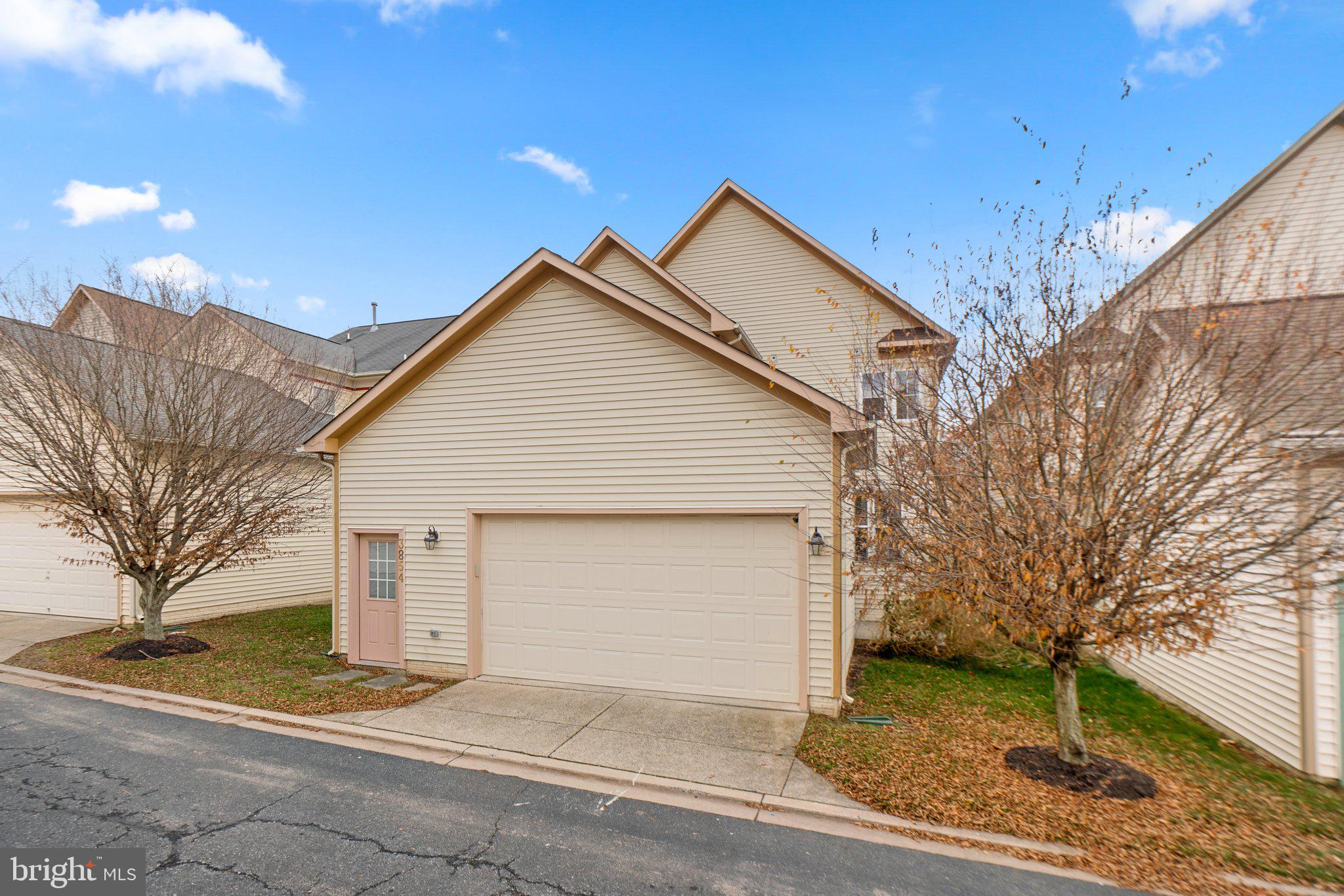 URBANA HIGHLANDS - Residential Lease