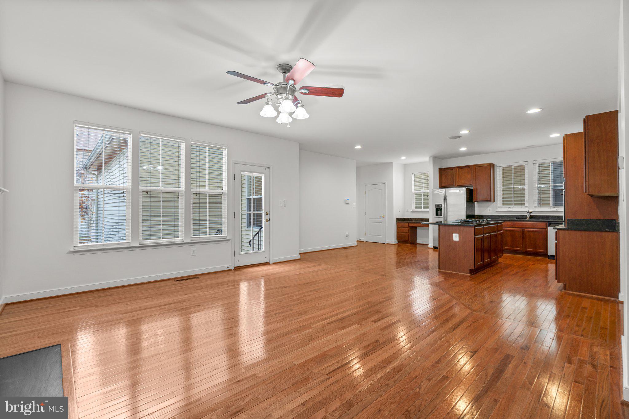 URBANA HIGHLANDS - Residential Lease