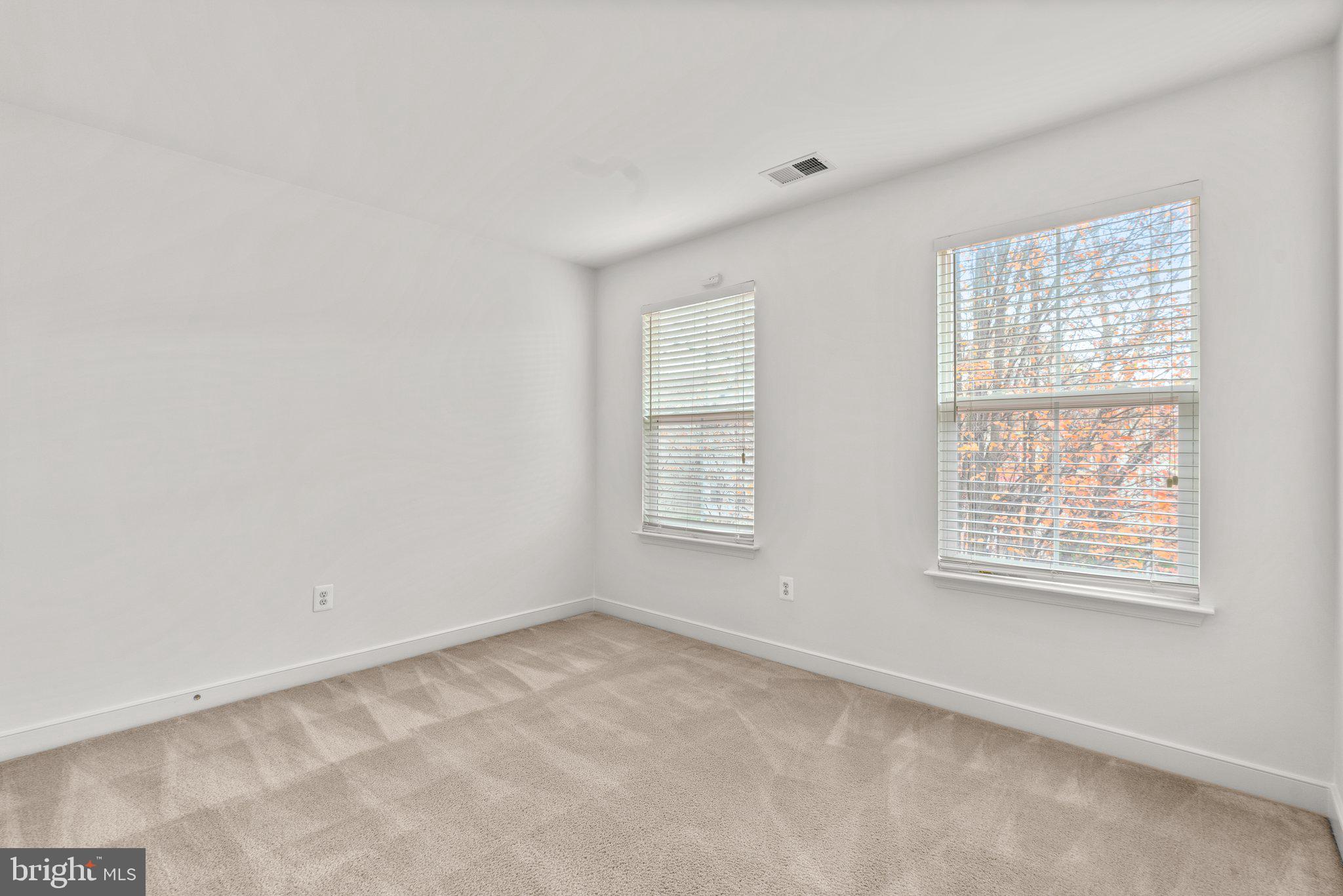 URBANA HIGHLANDS - Residential Lease