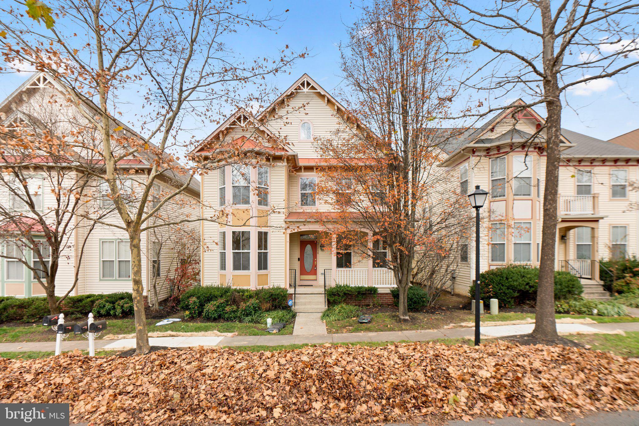 URBANA HIGHLANDS - Residential Lease