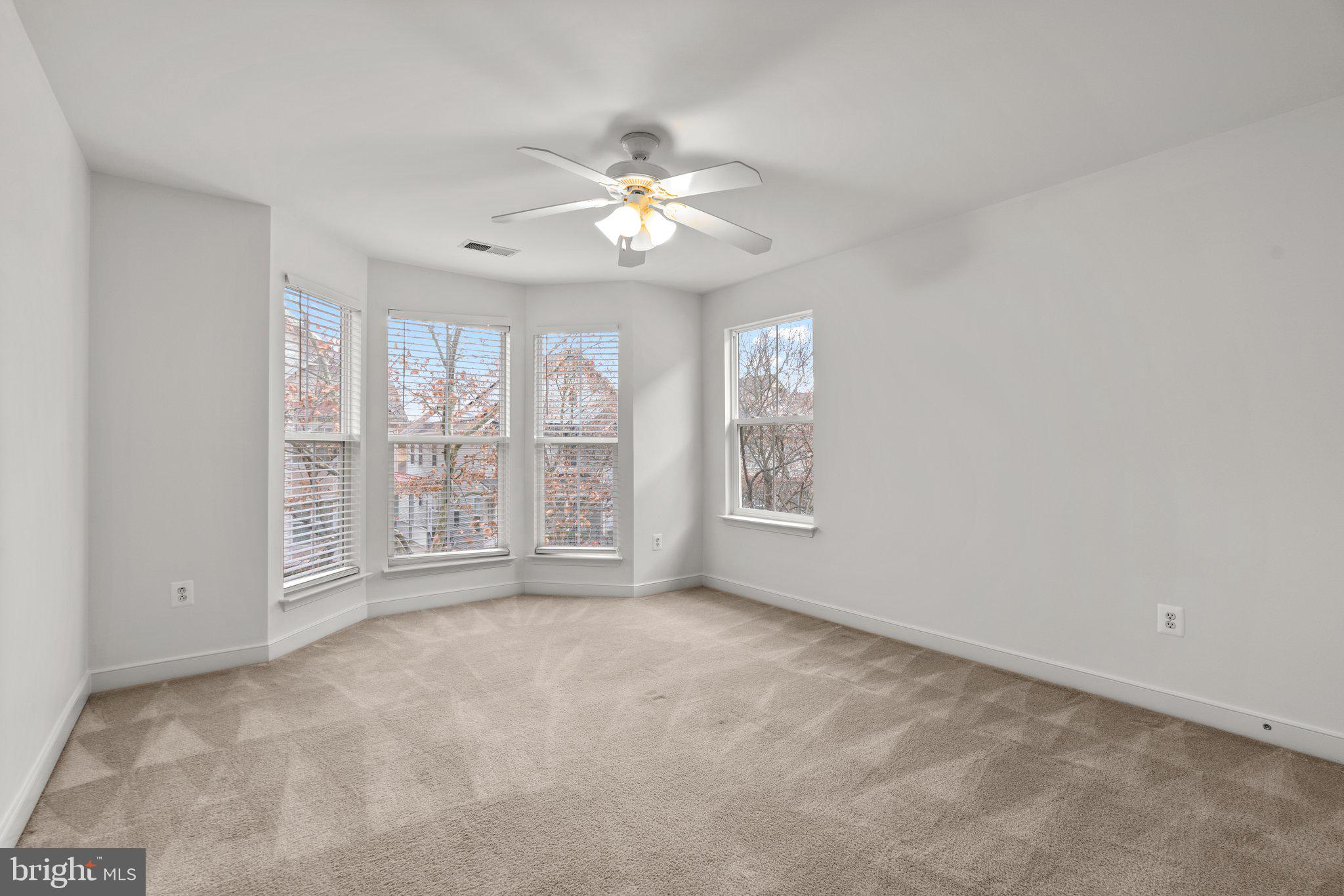 URBANA HIGHLANDS - Residential Lease