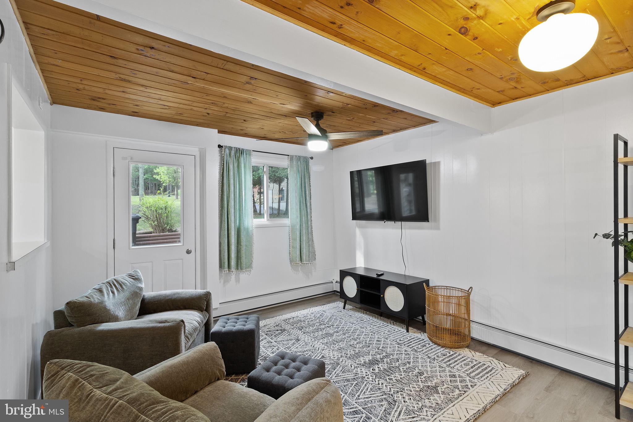 EAGLE ROCK RESORT - Residential