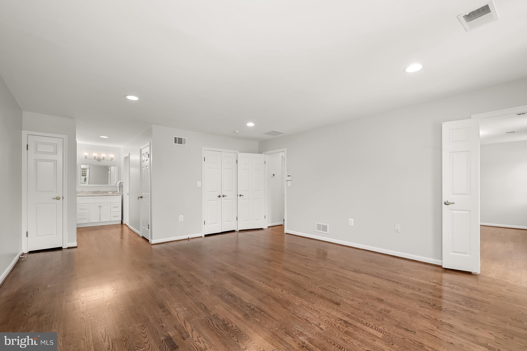 KENWOOD PARK - Residential