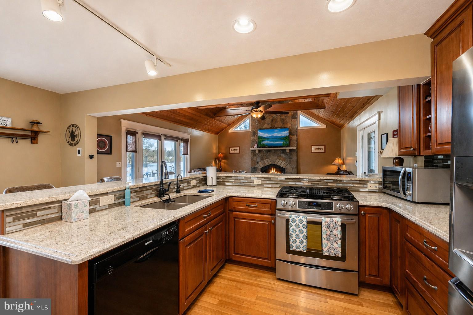 DEEP CREEK LAKE - Residential