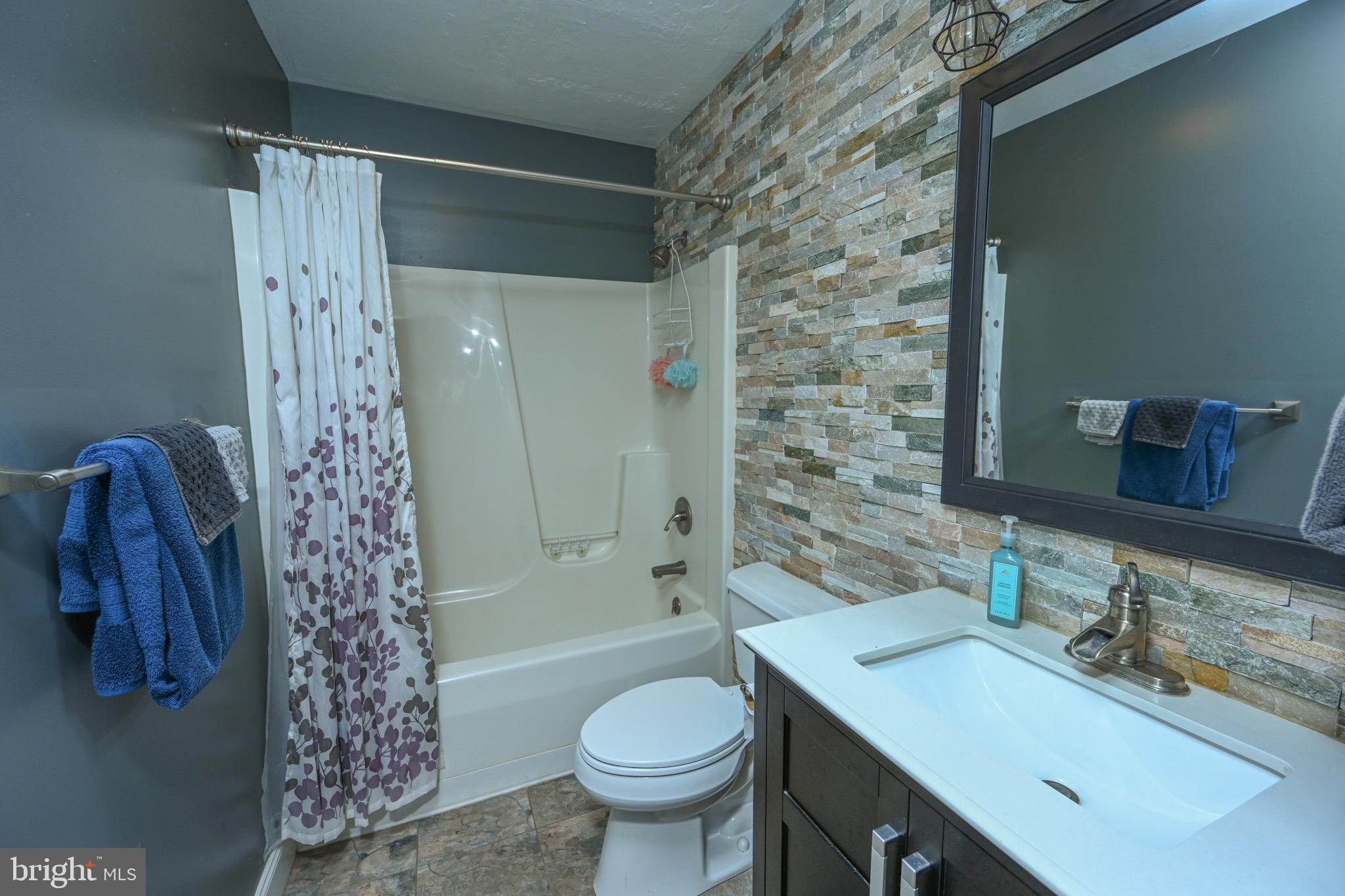 DEEP CREEK LAKE - Residential