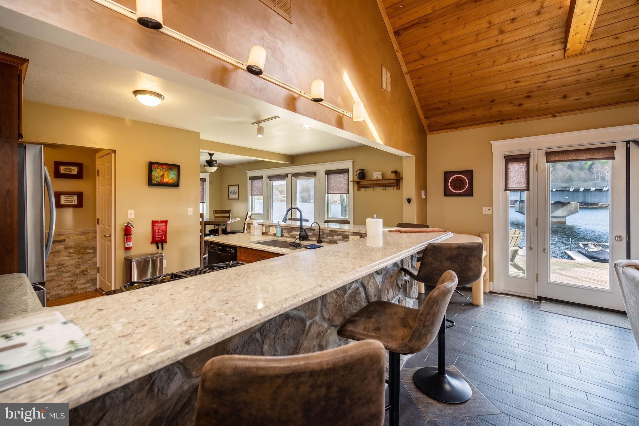 DEEP CREEK LAKE - Residential