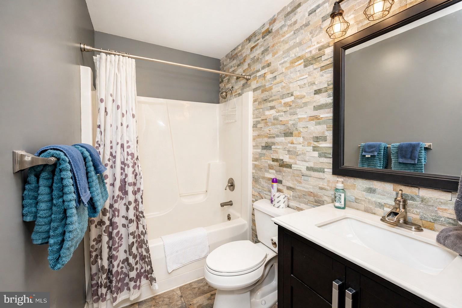 DEEP CREEK LAKE - Residential