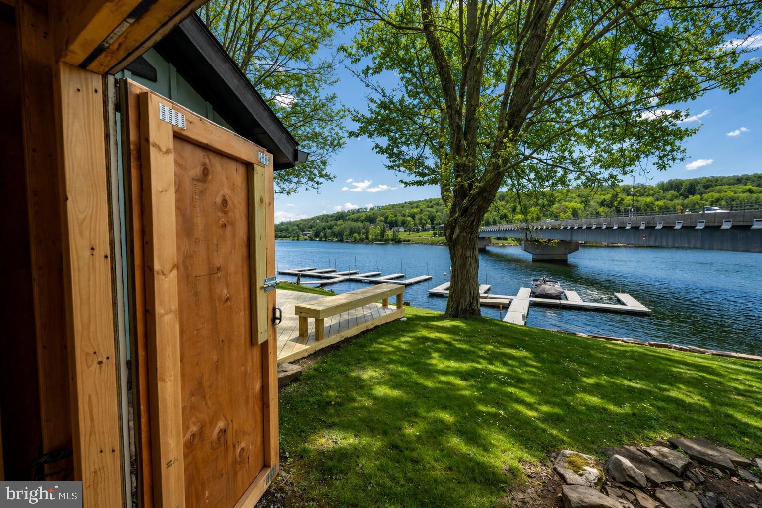 DEEP CREEK LAKE - Residential