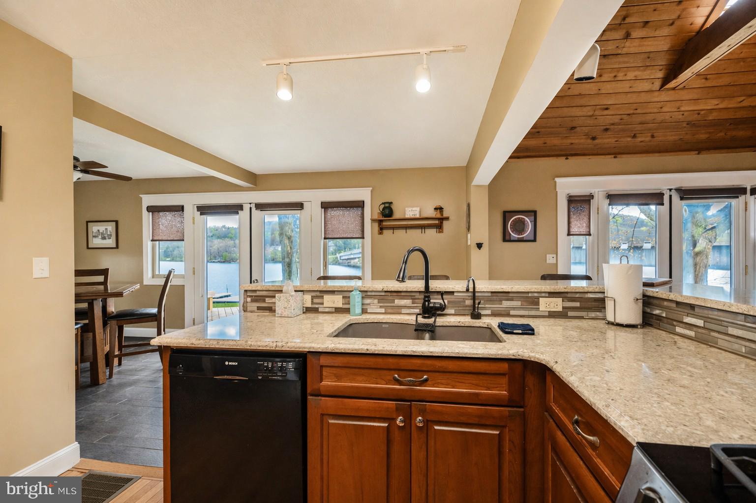 DEEP CREEK LAKE - Residential