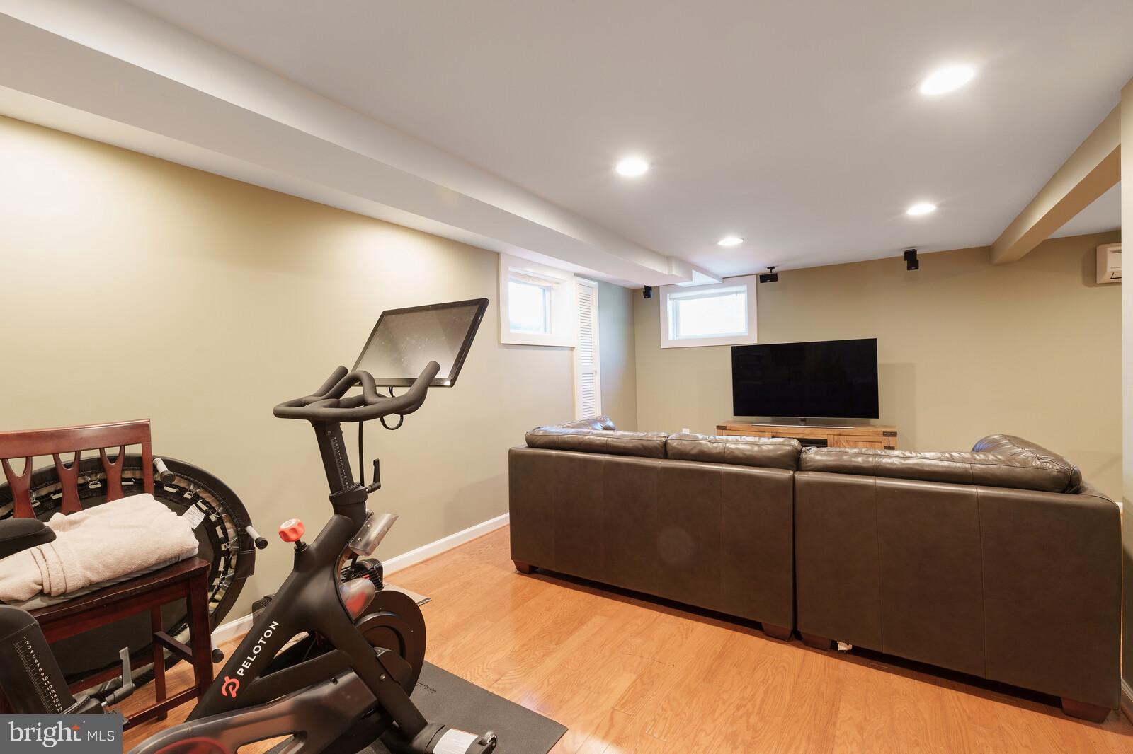 GLENBROOK VILLAGE - Residential