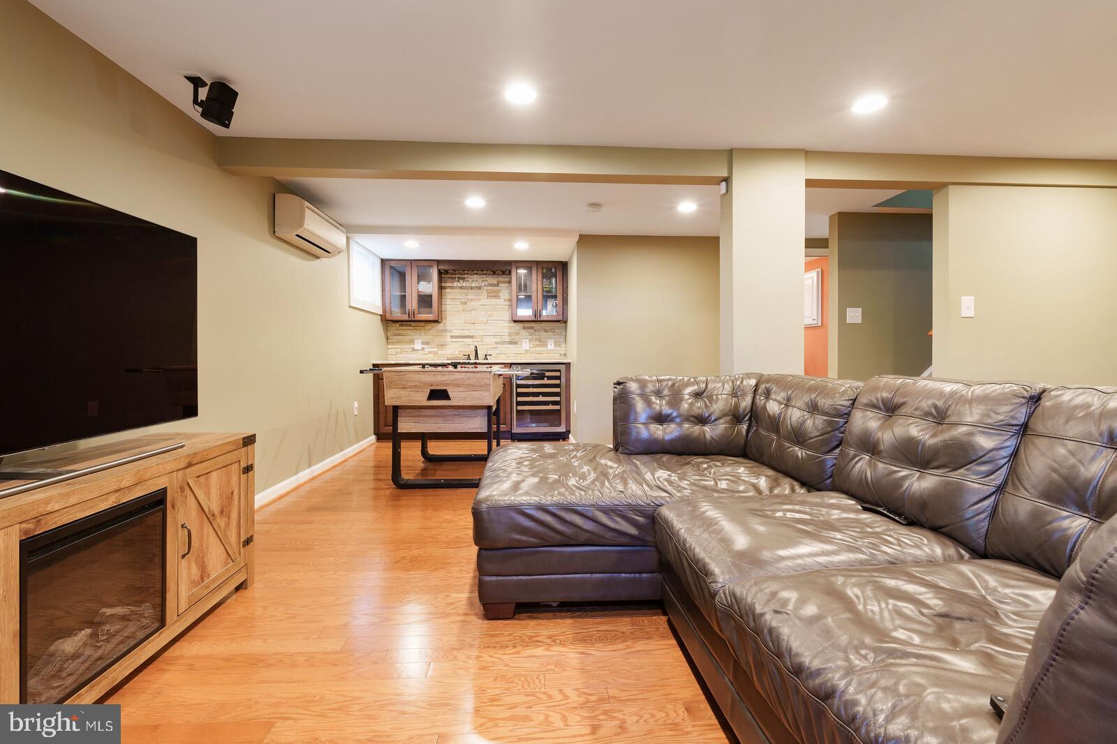 GLENBROOK VILLAGE - Residential