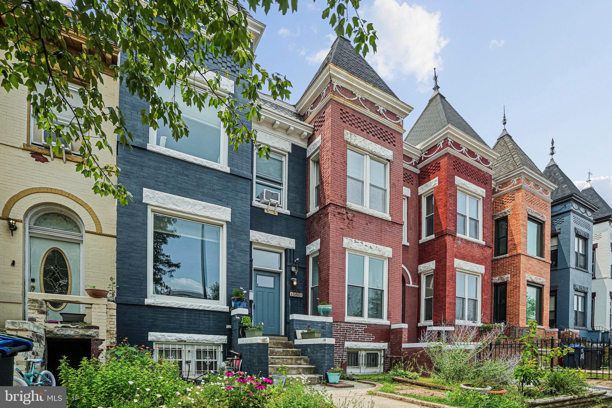 1008 11TH STREET NE