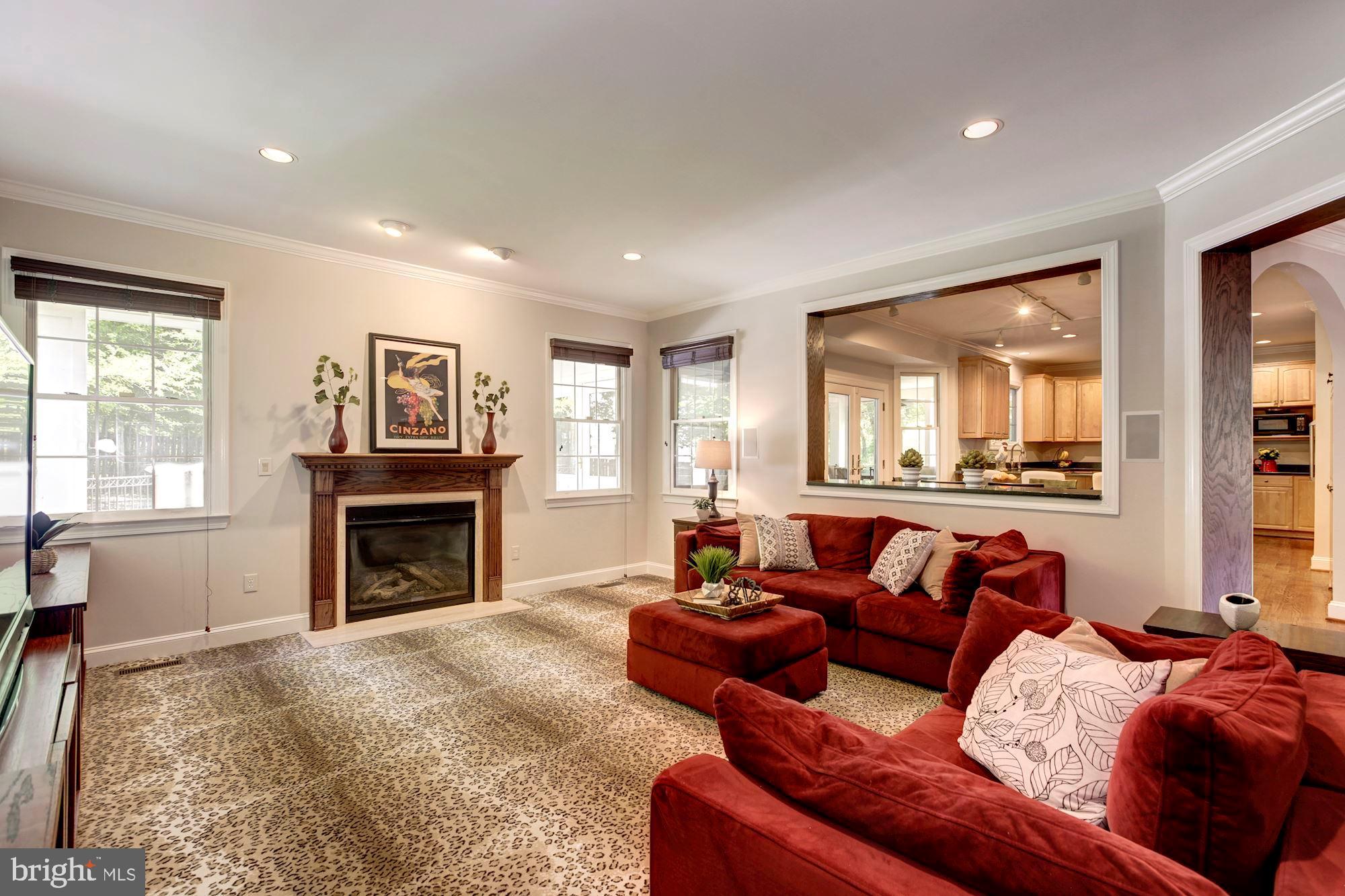 POTOMAC OUTSIDE - Residential