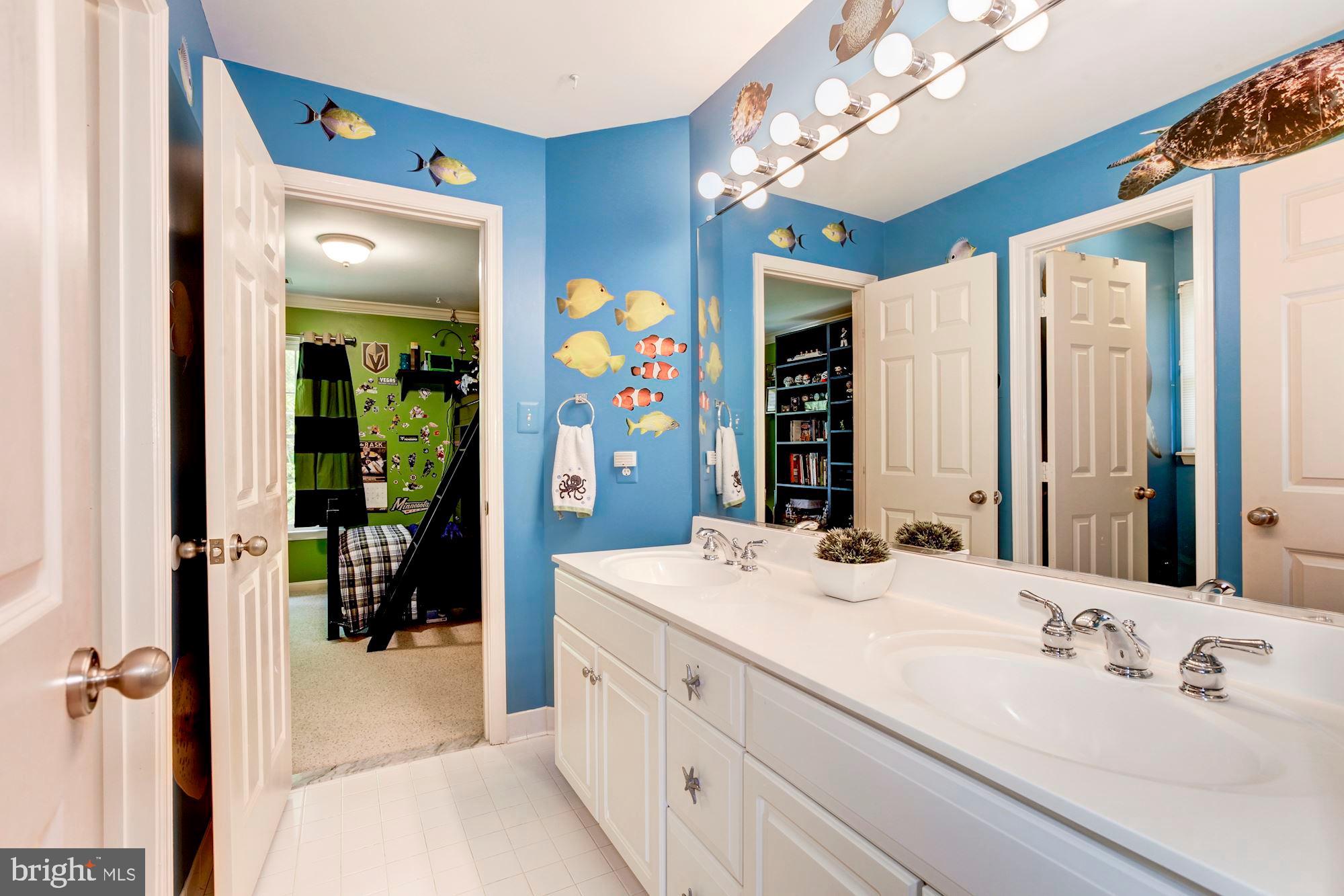 POTOMAC OUTSIDE - Residential