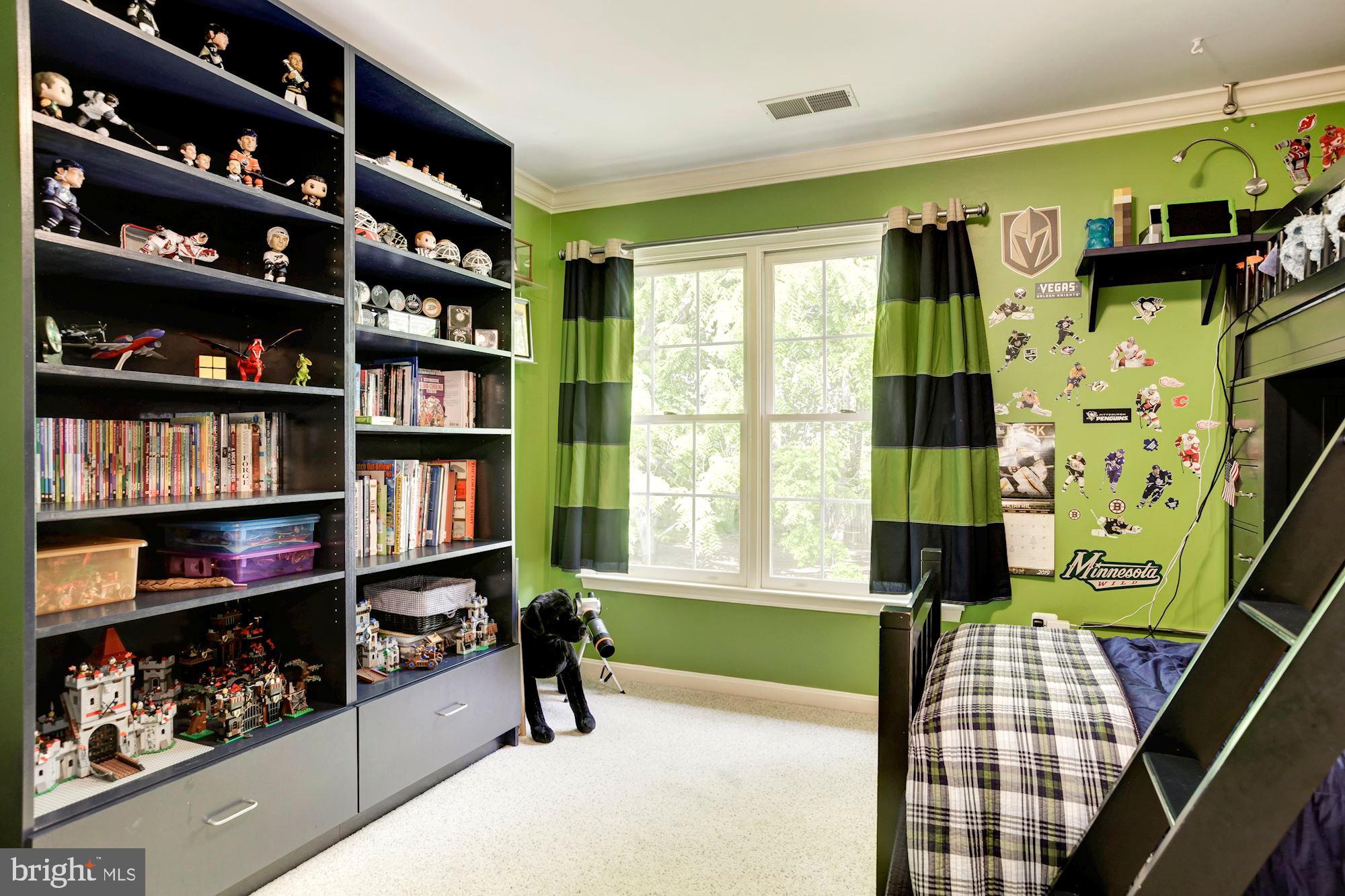 POTOMAC OUTSIDE - Residential