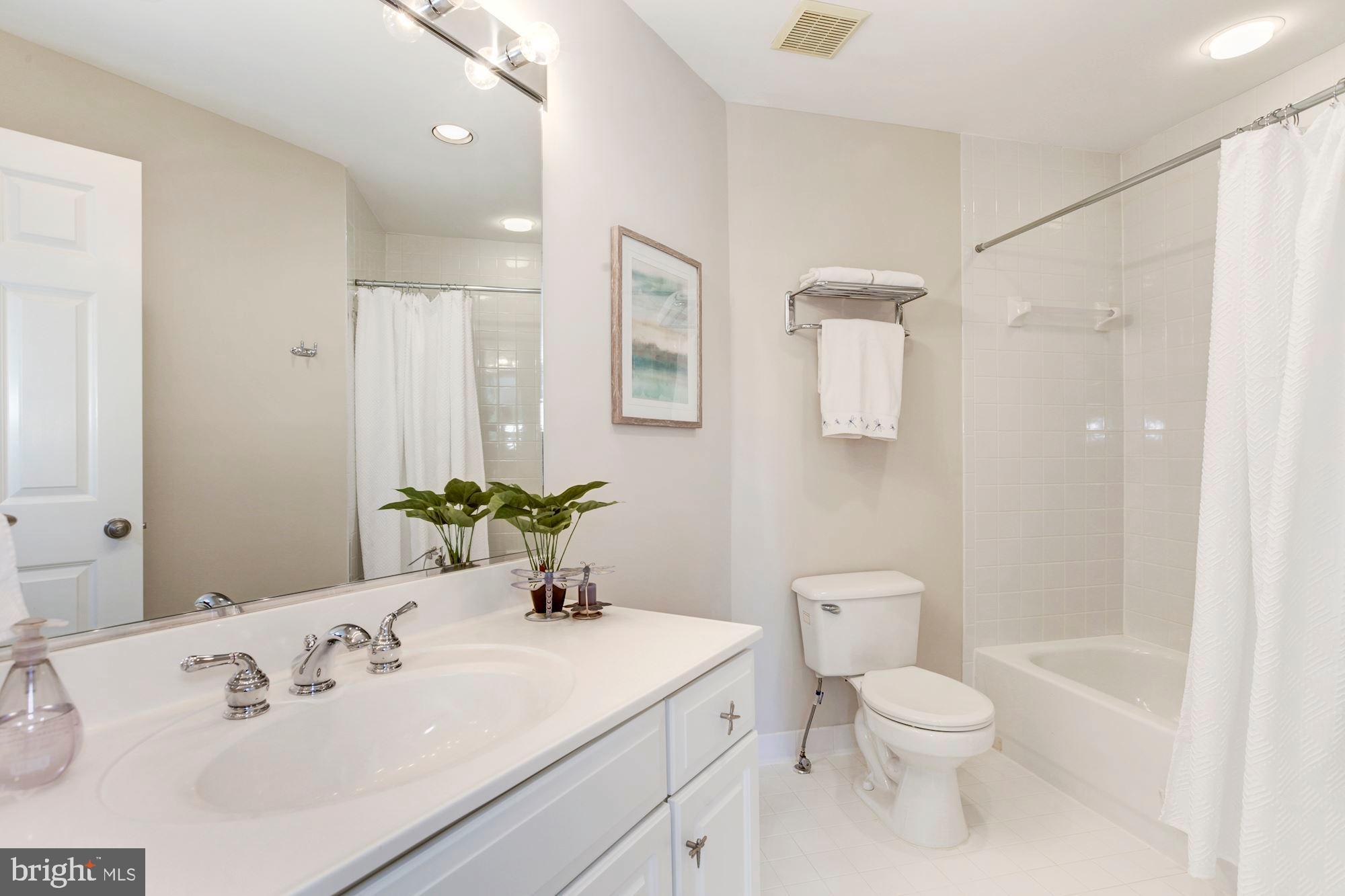 POTOMAC OUTSIDE - Residential