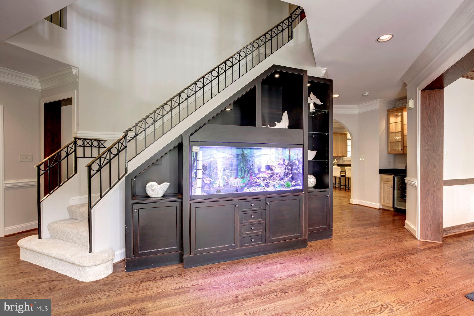 POTOMAC OUTSIDE - Residential