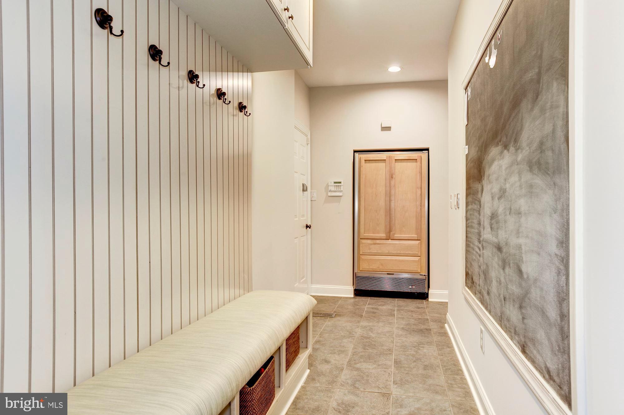 POTOMAC OUTSIDE - Residential