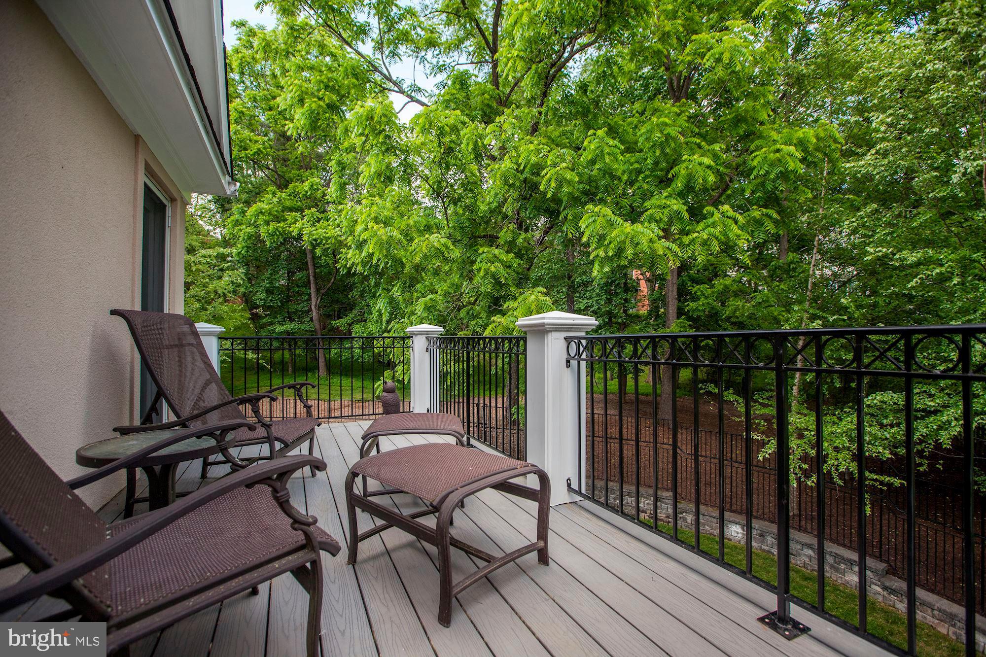 POTOMAC OUTSIDE - Residential