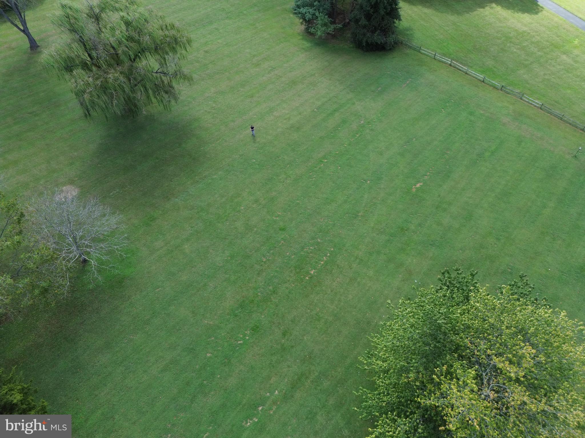 HICKORY RIDGE - Land