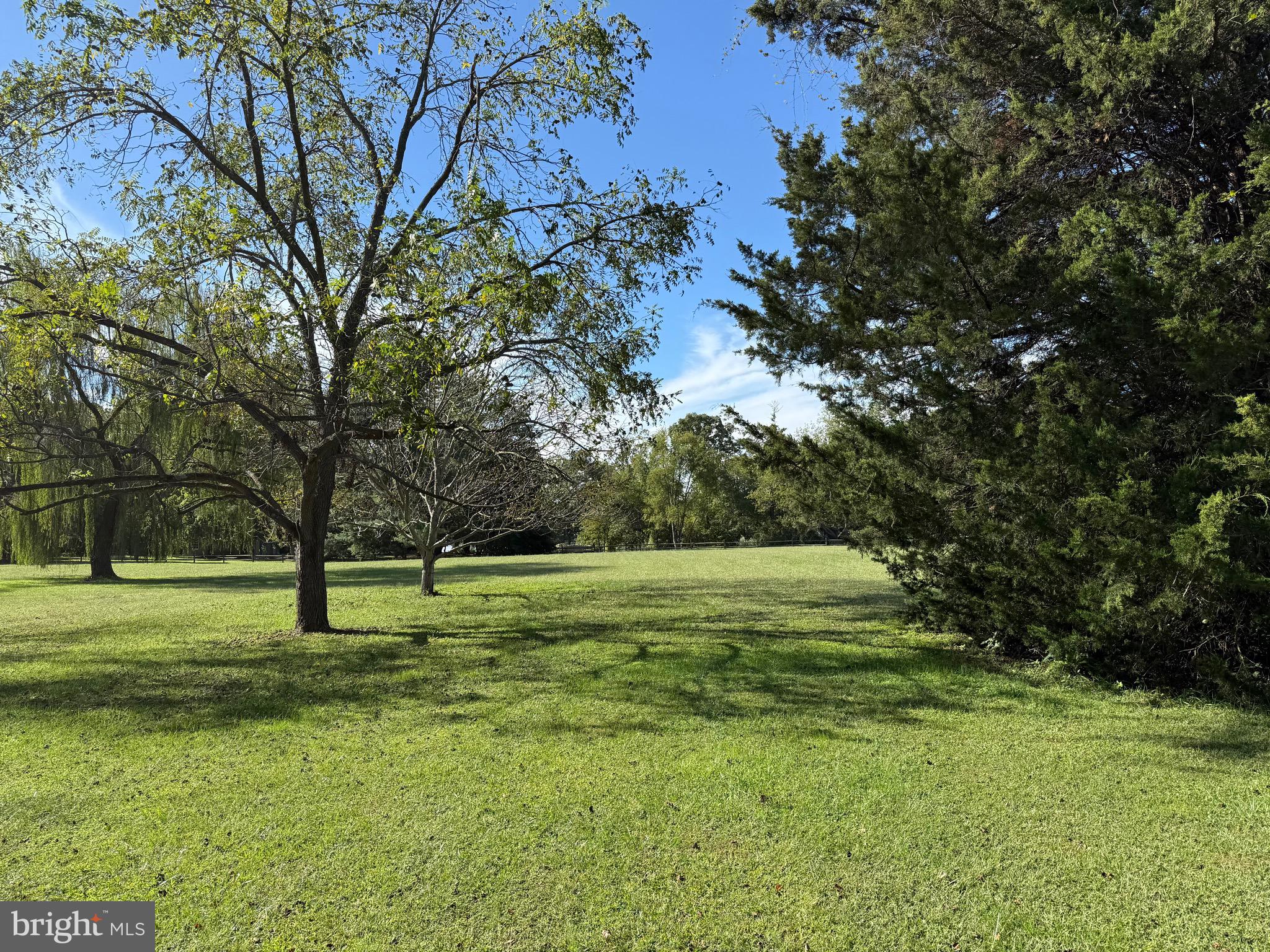 HICKORY RIDGE - Land