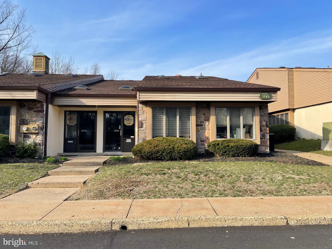 Professional Office space located in desirable Lakeside Office Park. Recently renovated, 1st floor walk up office space available for rent. approximately 150 sq. ft. plus reception area and conference room. All utilities included. This offices faces the lake. Location is ideal, close to Major Highways, RT I-95, Route 1 and PA turnpike. Call to see!