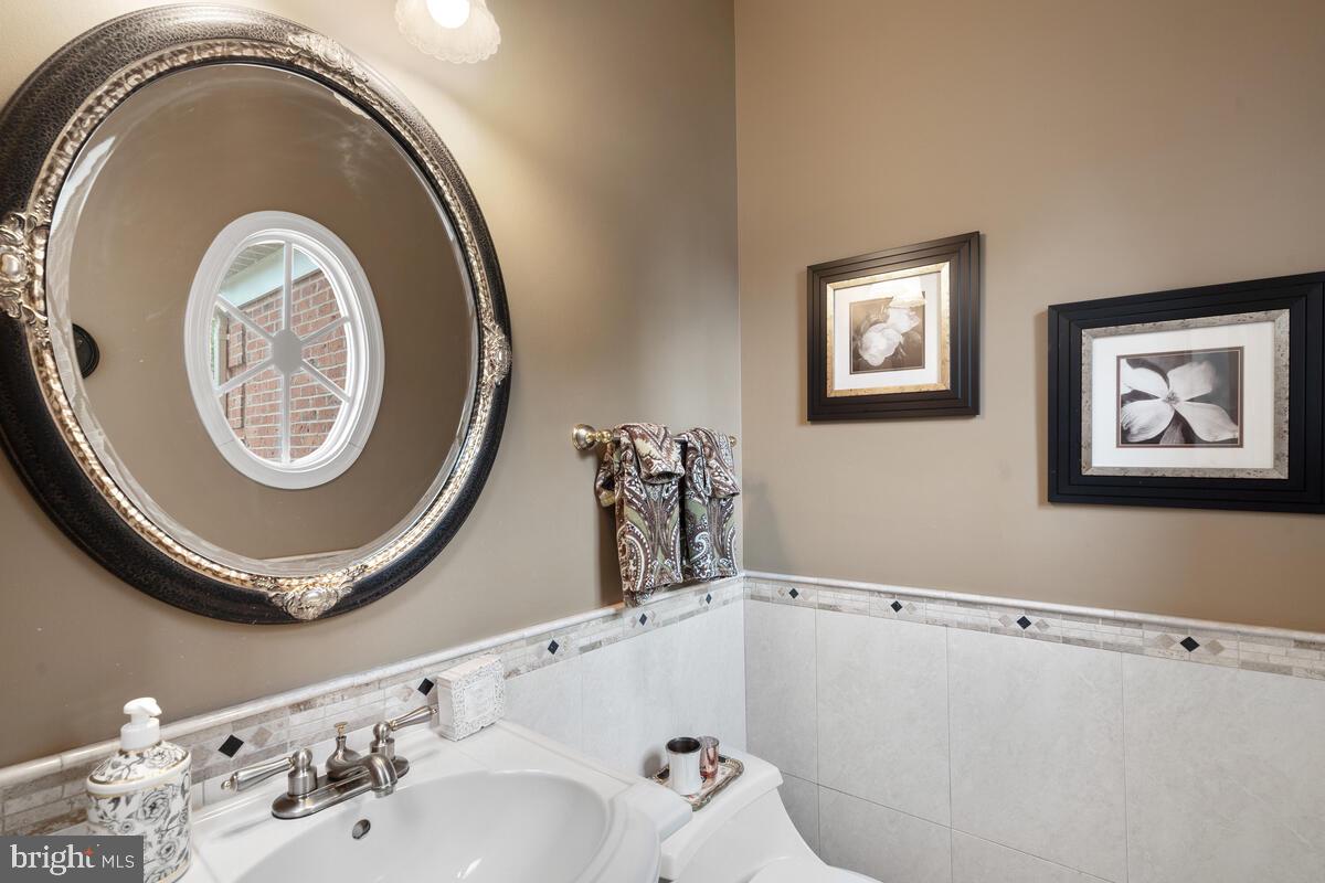 ASHLEY HOLLOW - Residential