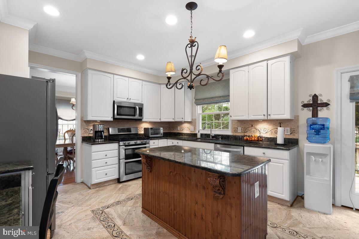 ASHLEY HOLLOW - Residential