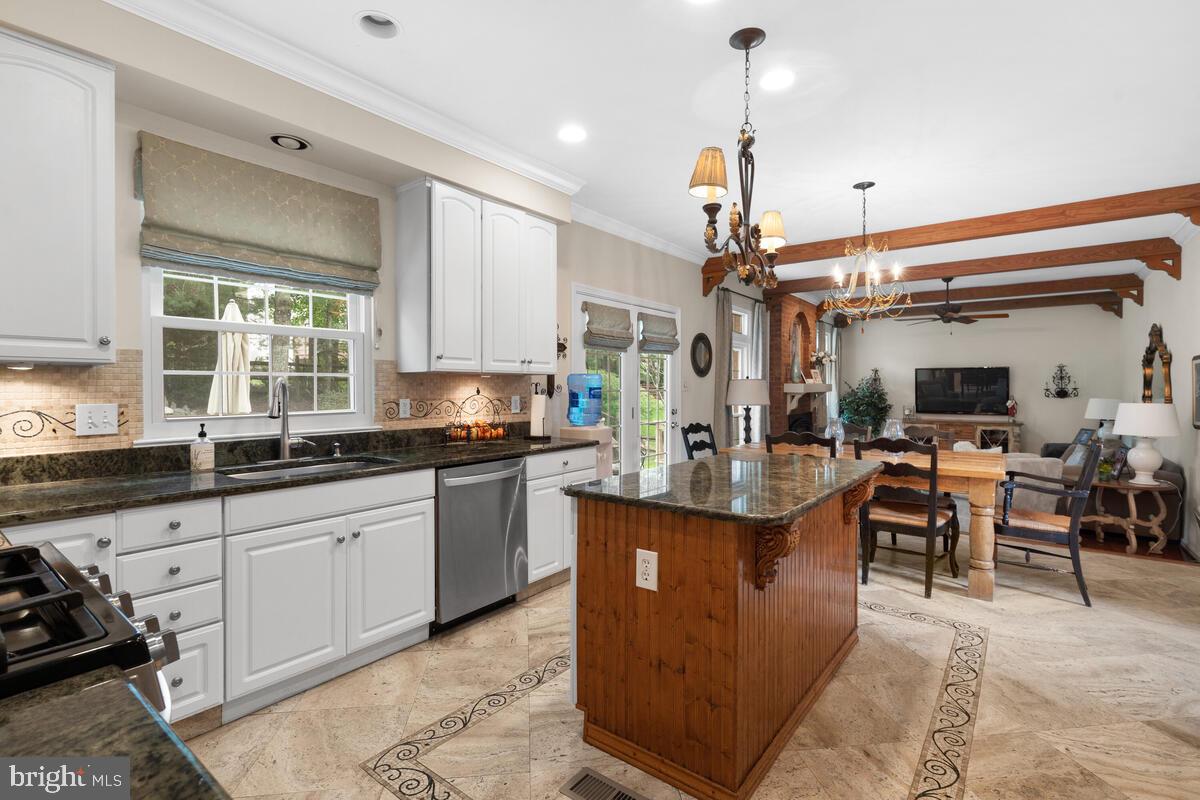 ASHLEY HOLLOW - Residential