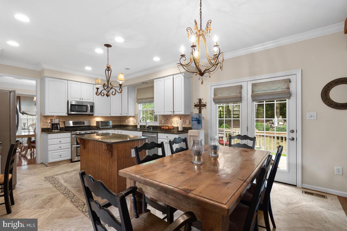 ASHLEY HOLLOW - Residential