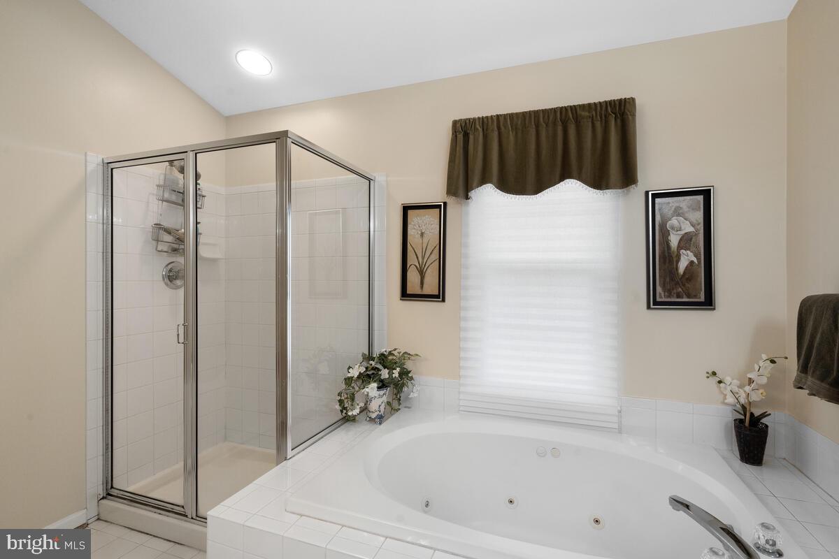 ASHLEY HOLLOW - Residential