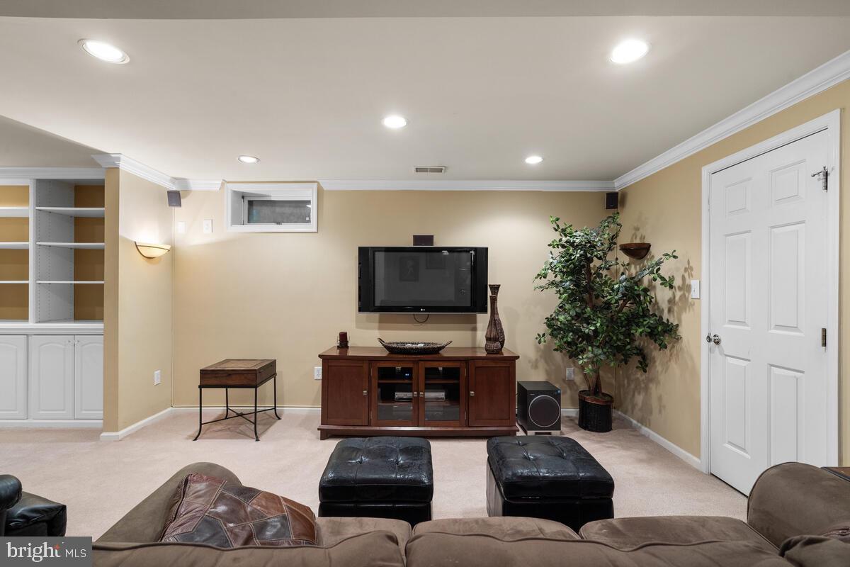 ASHLEY HOLLOW - Residential