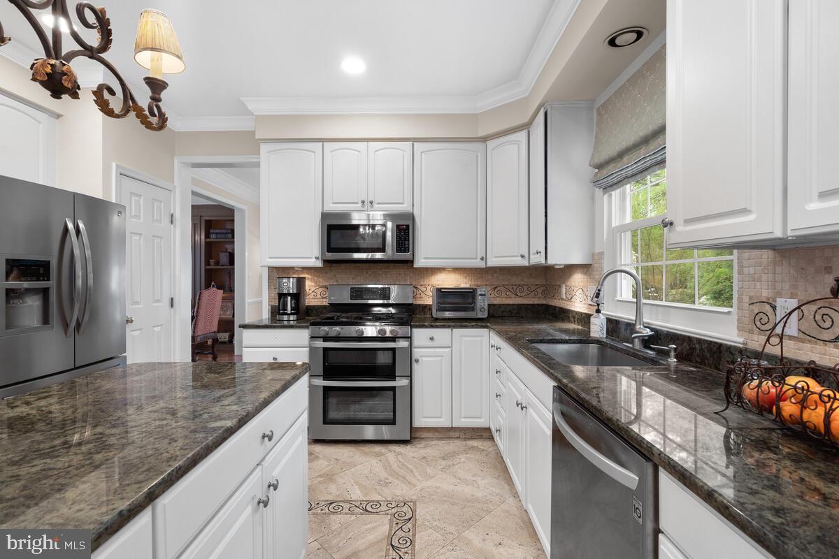 ASHLEY HOLLOW - Residential