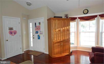 LAKE LAND - Residential Lease