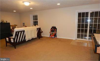 LAKE LAND - Residential Lease