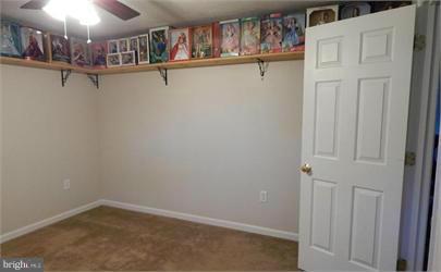 LAKE LAND - Residential Lease