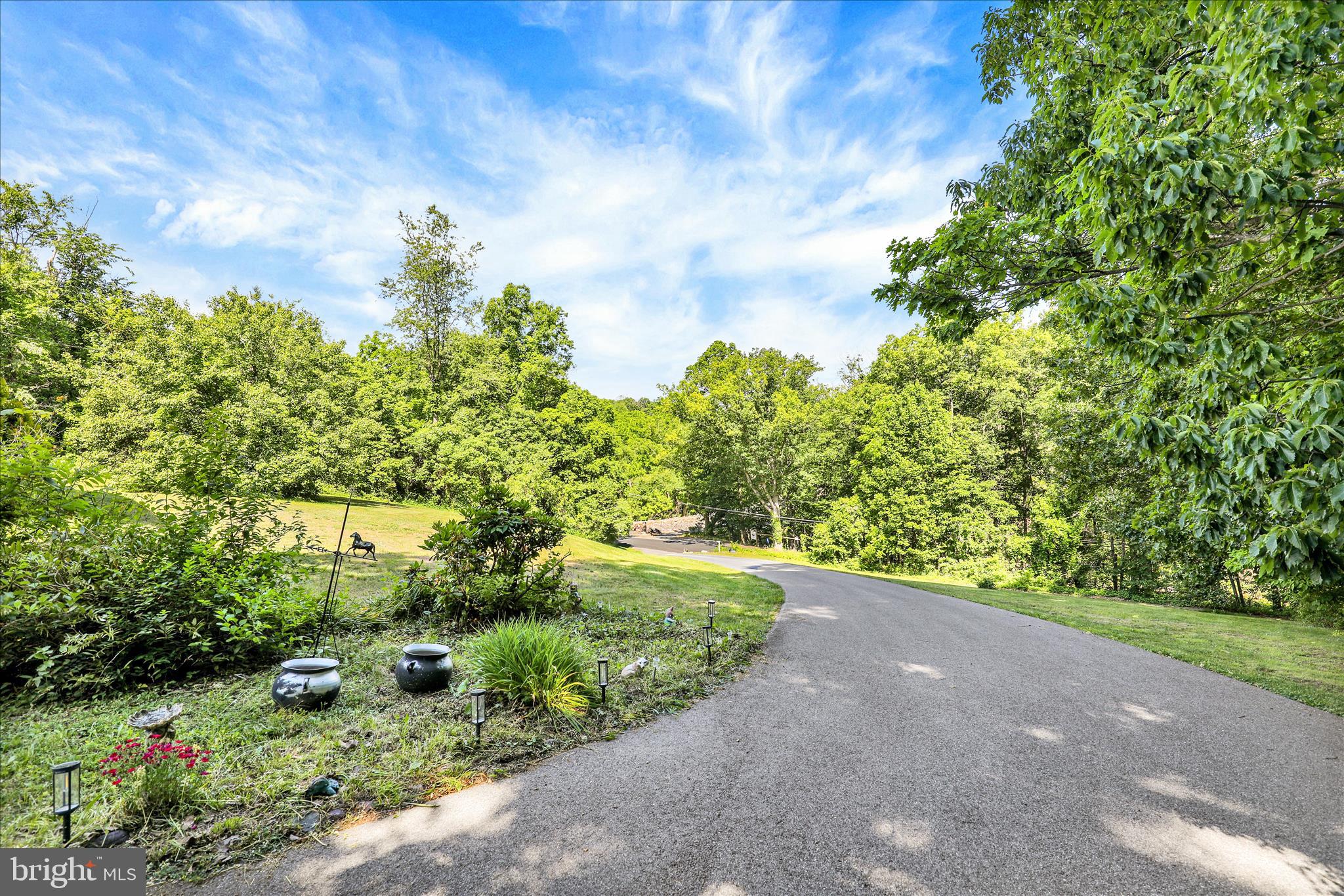 37 BEAVENS ROAD