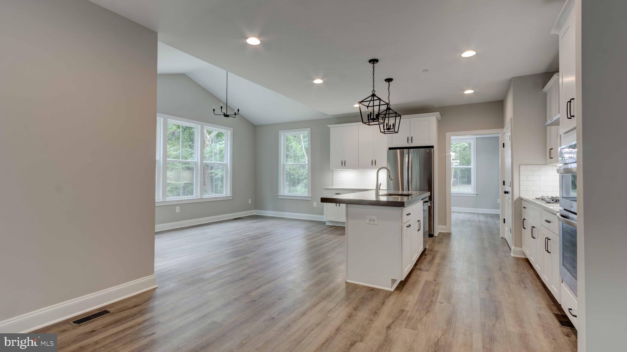 BIRD RIVER GROVE - Residential