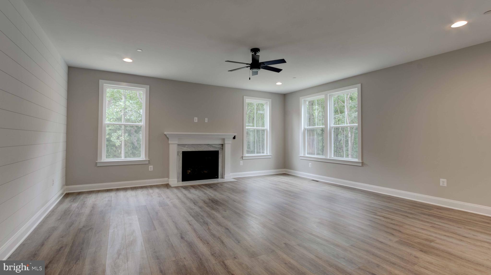 BIRD RIVER GROVE - Residential