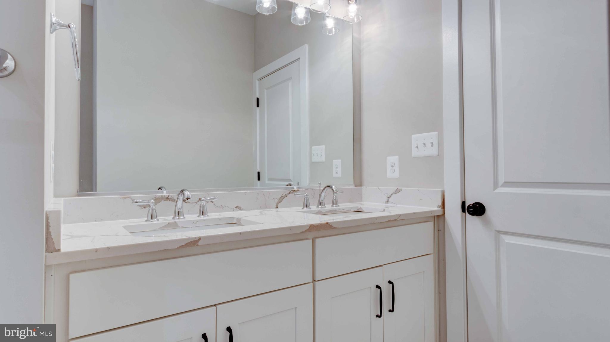 BIRD RIVER GROVE - Residential