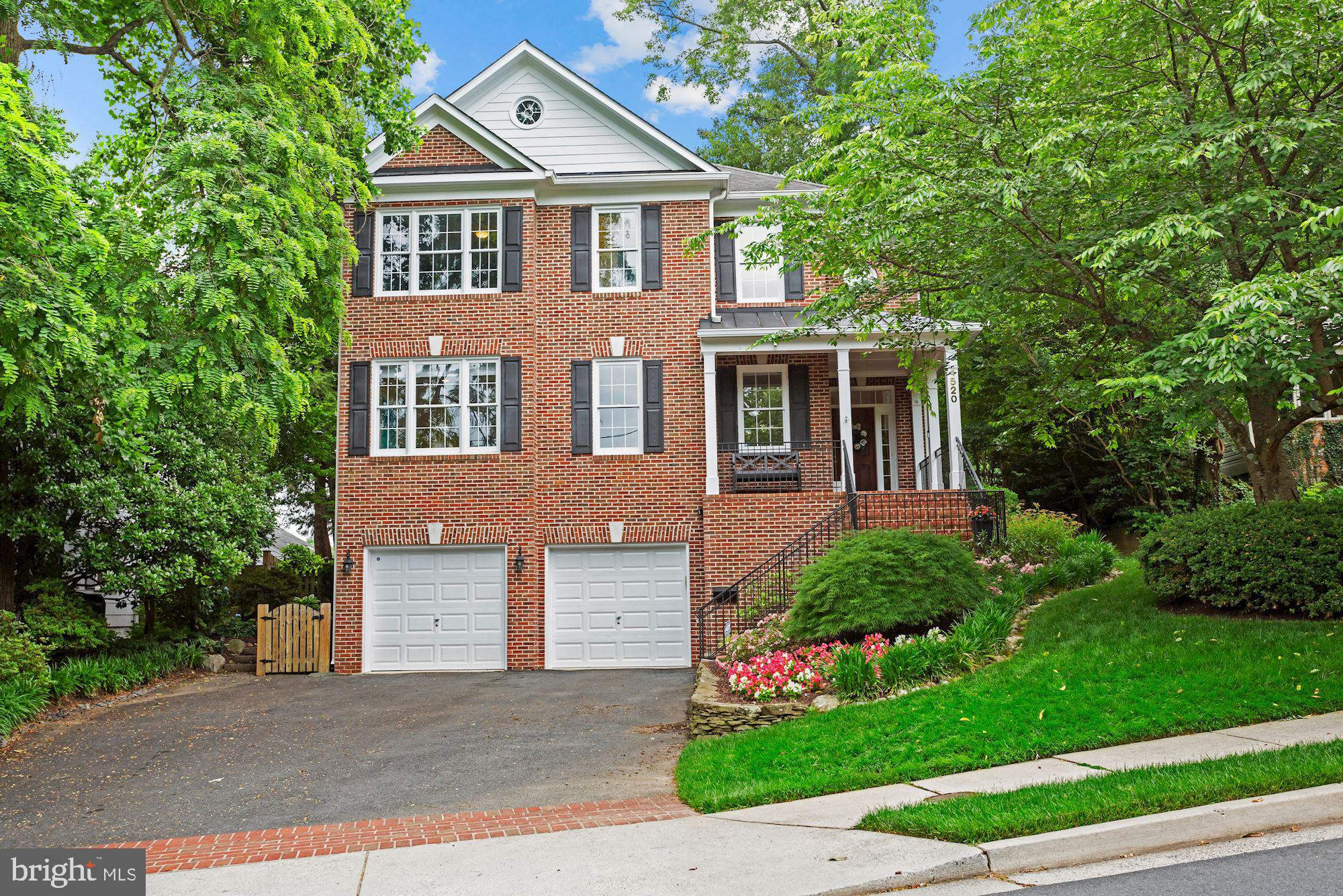 COUNTRY CLUB HILLS - Residential