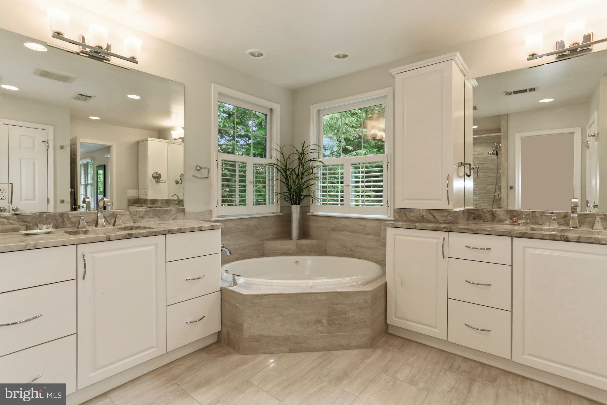 COUNTRY CLUB HILLS - Residential