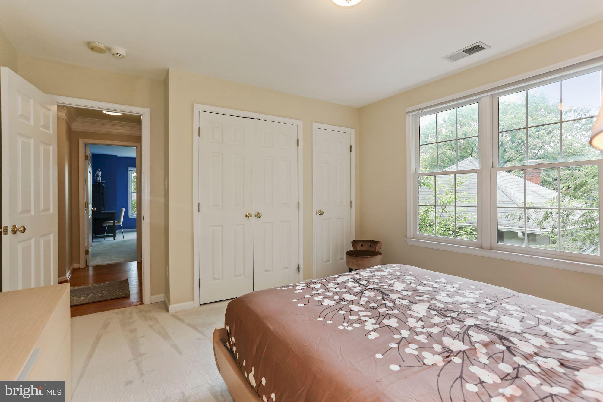 COUNTRY CLUB HILLS - Residential