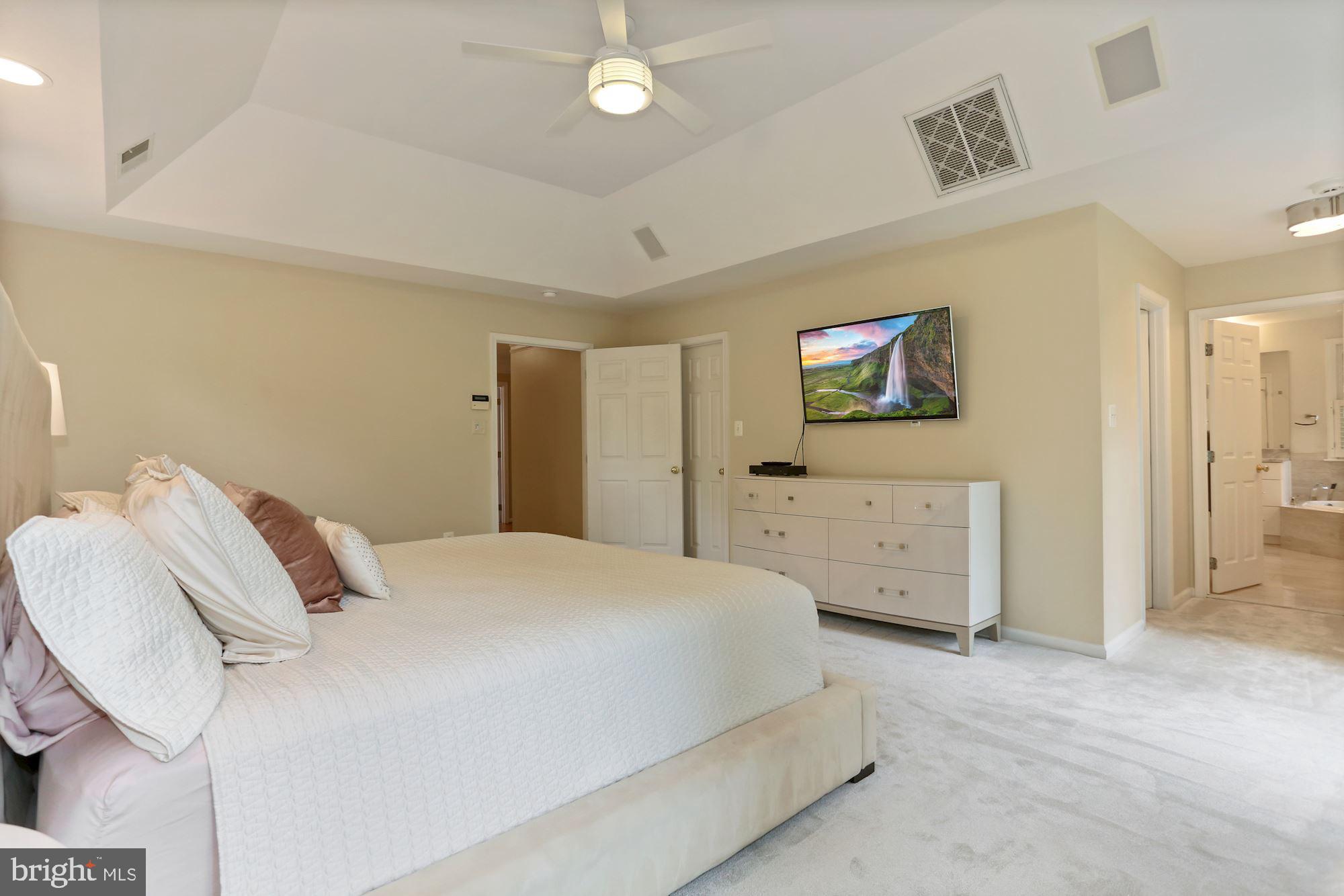 COUNTRY CLUB HILLS - Residential