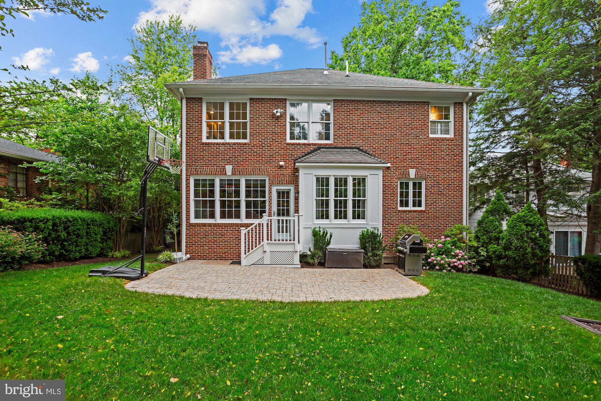 COUNTRY CLUB HILLS - Residential