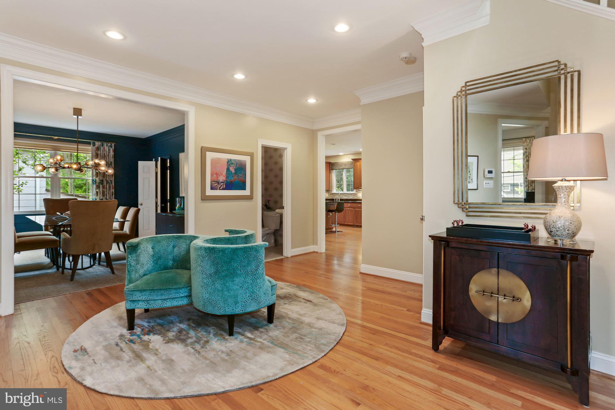 COUNTRY CLUB HILLS - Residential